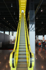 Heavy-duty escalator