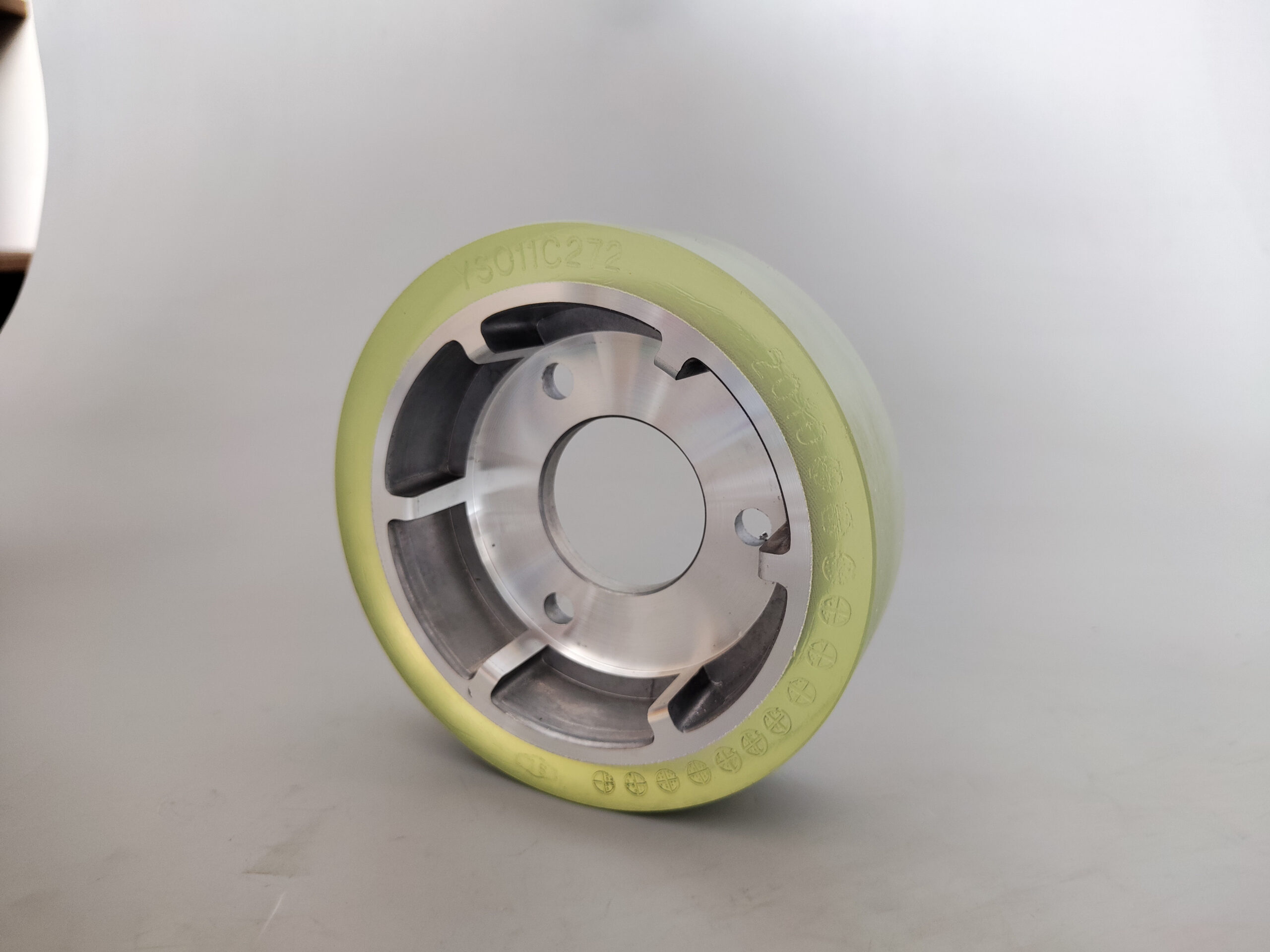 IMG_20230302_132556 Mitsubishi Genuine Drive Wheel YS011C272 - Image 1