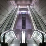 Heavy-duty escalator